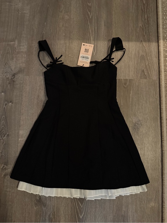 Oh Polly Dresses & Skirts - Oh Polly Black Dress with White Layered Hem